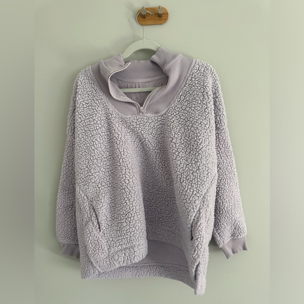 Light purple aerie Sherpa quarter zip jacket! Size medium! So soft and comfy